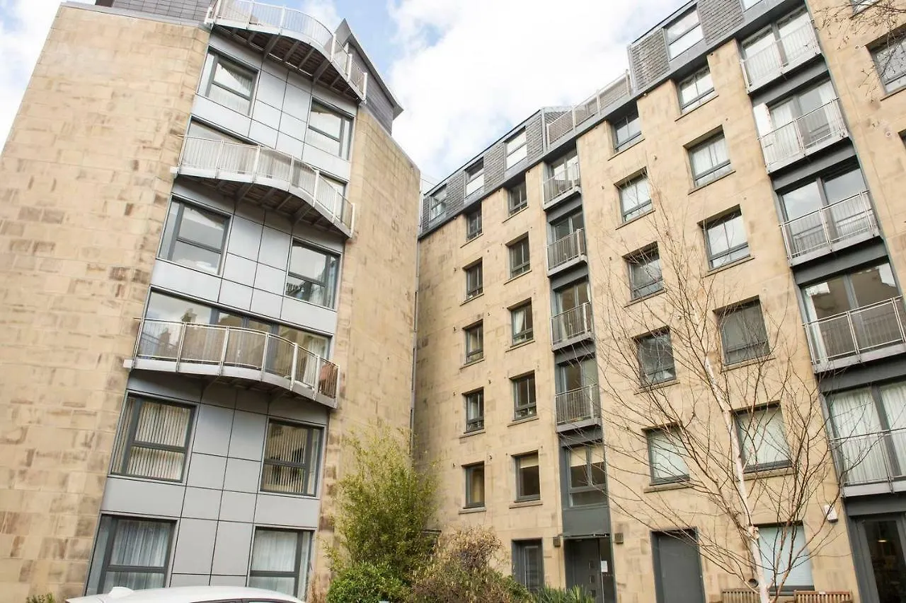 Apartment Altido Alluring 3Br Apt Near The Centre With Parking Edinburgh